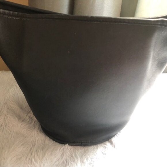 Vintage Coach Maggie 9019 Black Duffle Crossbody Purse - Picture 5 of 15